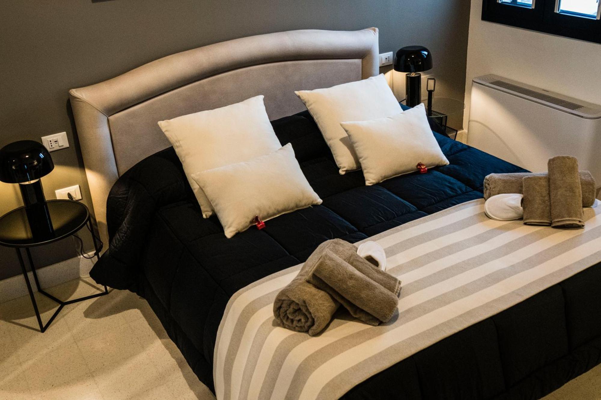 Galatina Suites Boutique - Luxury Experience In Salento Rum bild